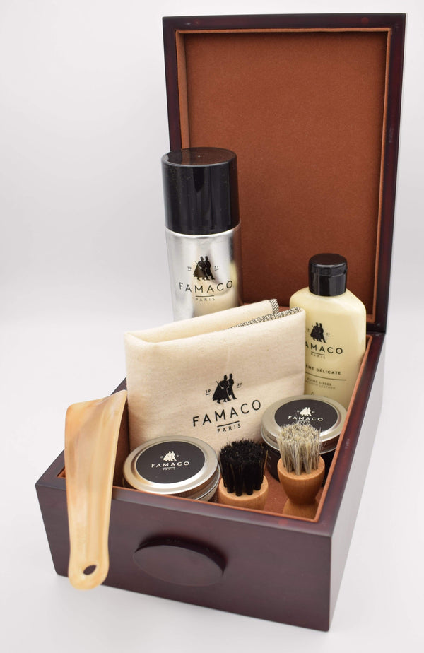 Rosewood box,  leather cream, cream polish, shoe brush, polish cloth, shoe horn, waterproof spray